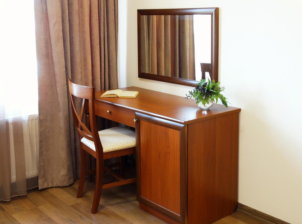 Henry Ford Mini Hotel Odesa Exterior photo